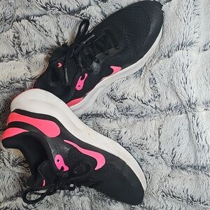 Nike Kids' Grade School Revolution 7 Running Shoes Hot Pink